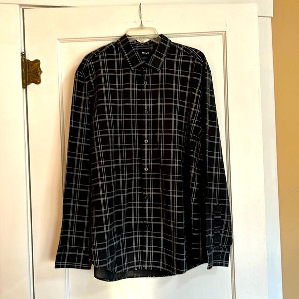 Men’s Alfani black and white patterned dress shirt.  Size XL